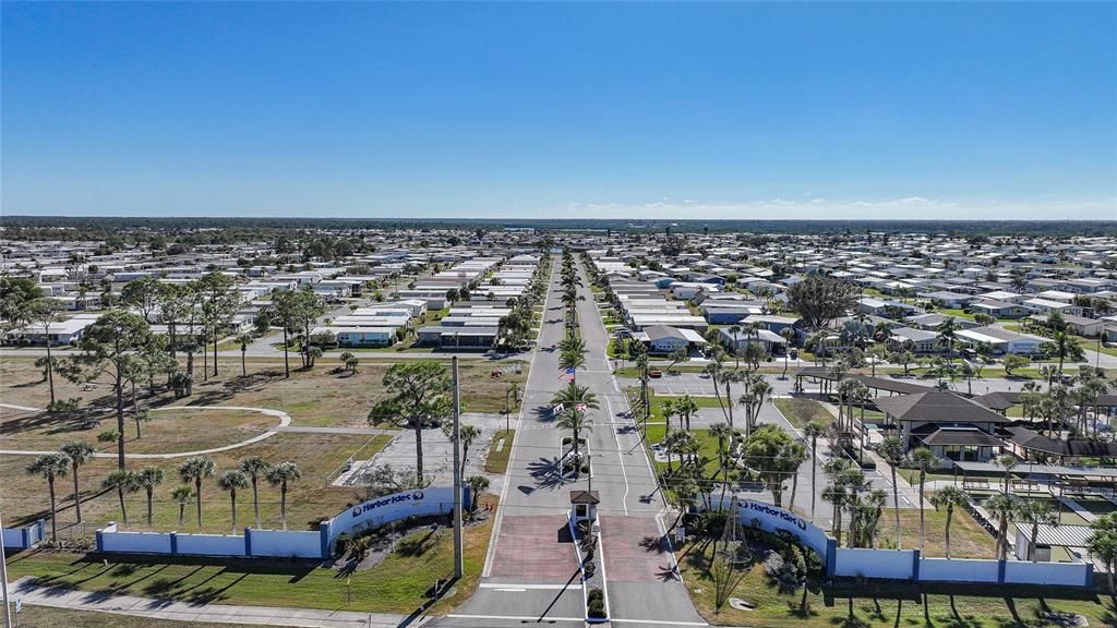 For Sale: $199,900 (3 beds, 2 baths, 1639 Square Feet)