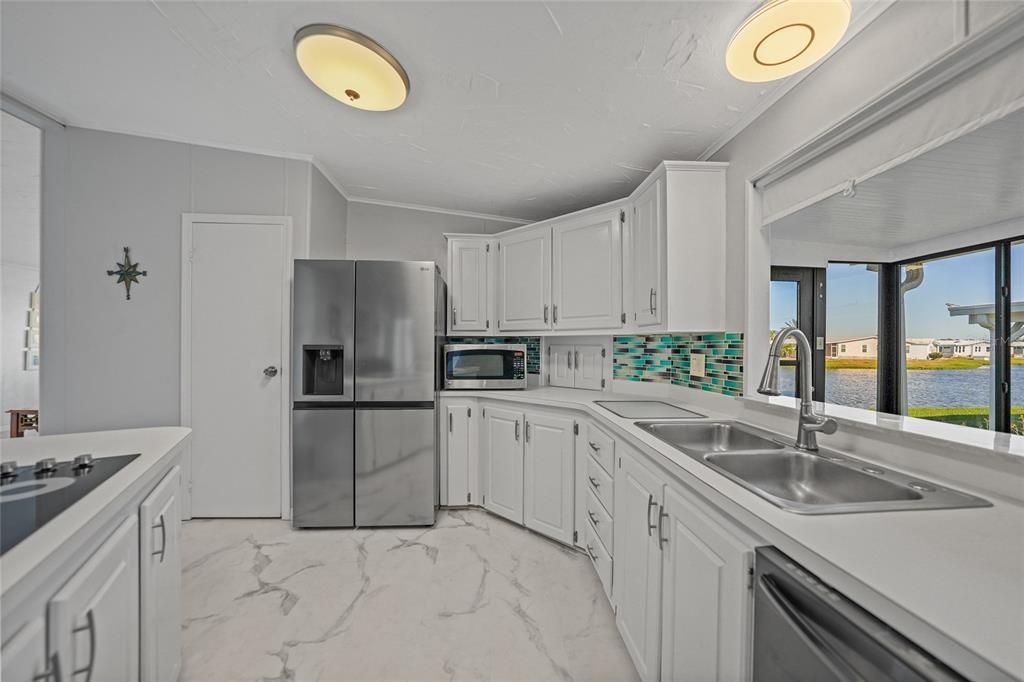 For Sale: $199,900 (3 beds, 2 baths, 1639 Square Feet)