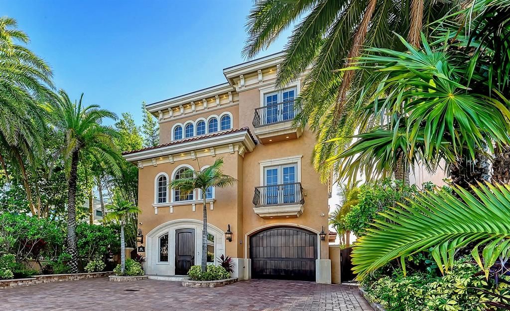 For Sale: $8,250,000 (3 beds, 3 baths, 4728 Square Feet)