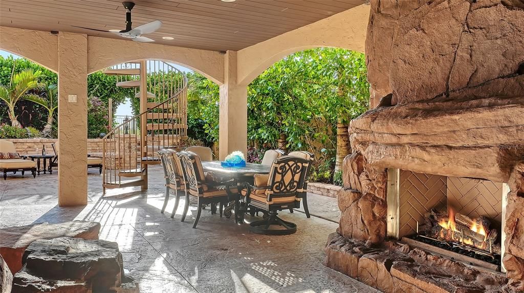 For Sale: $8,250,000 (3 beds, 3 baths, 4728 Square Feet)