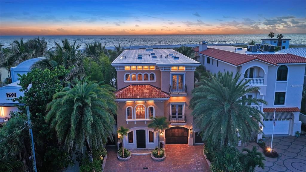 For Sale: $8,250,000 (3 beds, 3 baths, 4728 Square Feet)