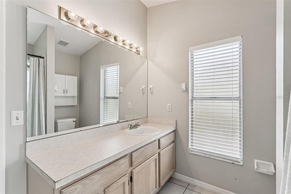 待售: $315,000 (2 贝兹, 2 浴室, 1169 平方英尺)