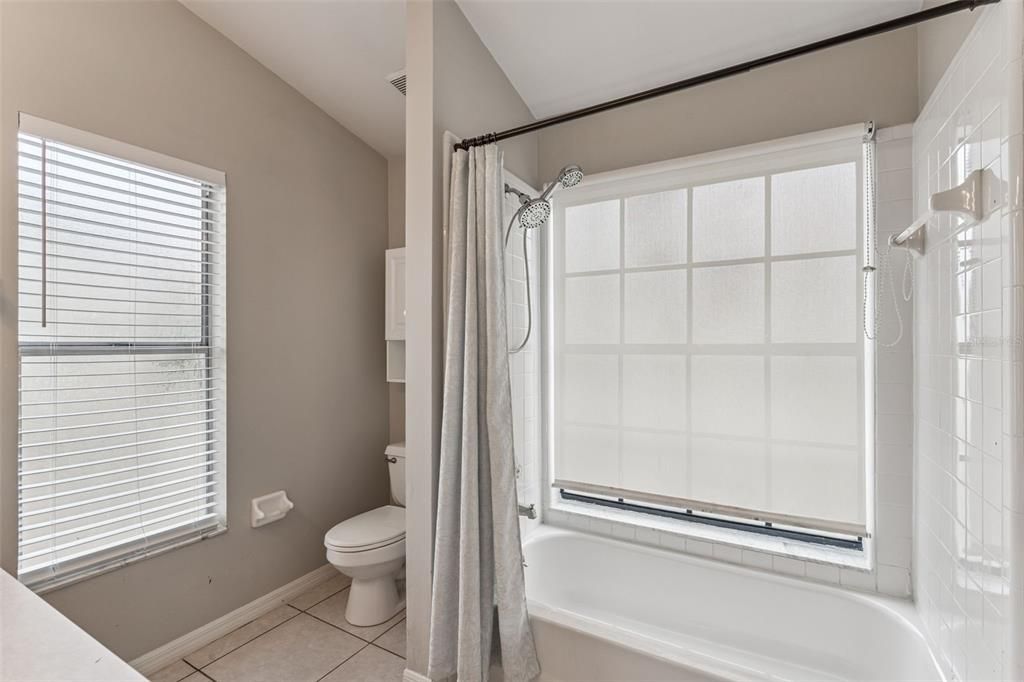 待售: $315,000 (2 贝兹, 2 浴室, 1169 平方英尺)