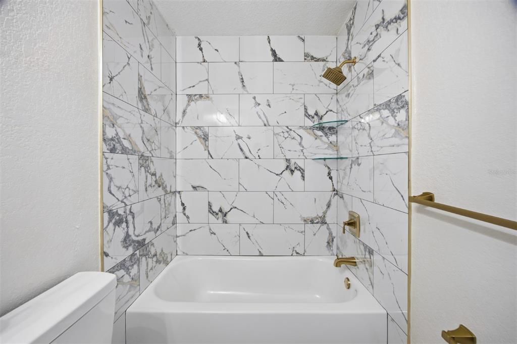 En Venta: $388,000 (3 camas, 2 baños, 1420 Pies cuadrados)