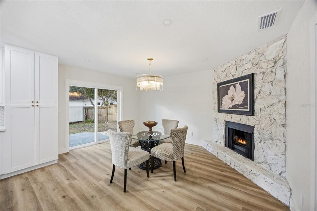 En Venta: $388,000 (3 camas, 2 baños, 1420 Pies cuadrados)