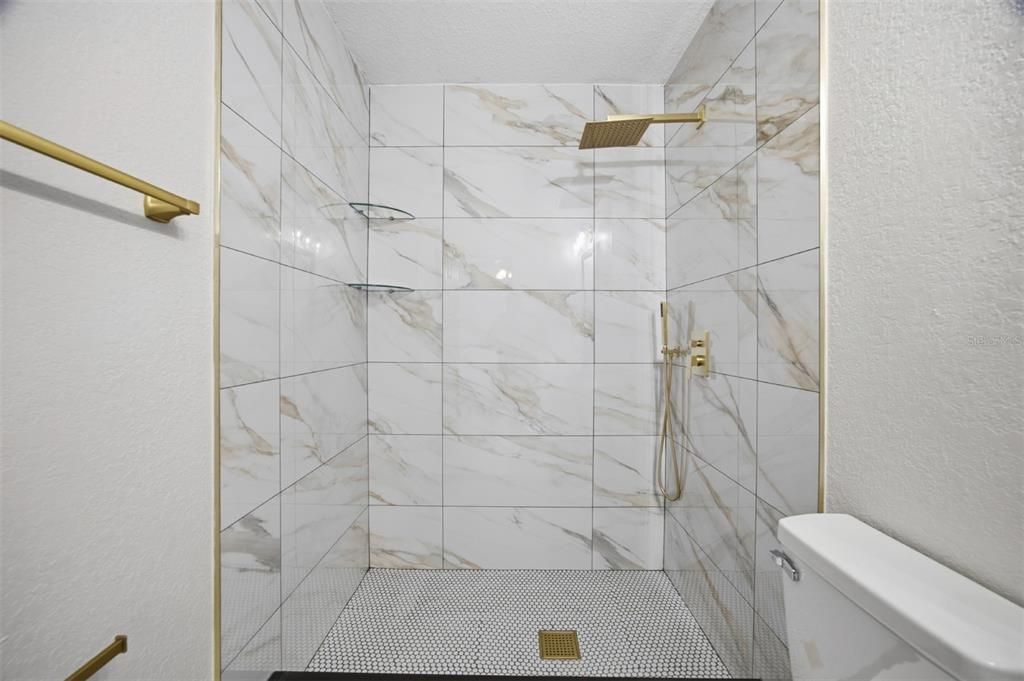 En Venta: $388,000 (3 camas, 2 baños, 1420 Pies cuadrados)