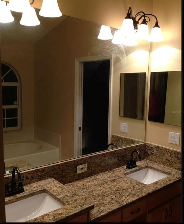 En Renta: $2,595 (4 camas, 2 baños, 2044 Pies cuadrados)