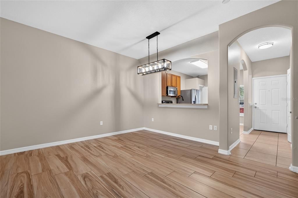 For Sale: $235,000 (3 beds, 2 baths, 1696 Square Feet)