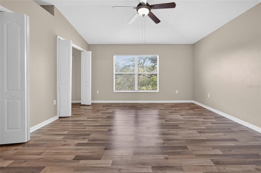 For Sale: $235,000 (3 beds, 2 baths, 1696 Square Feet)