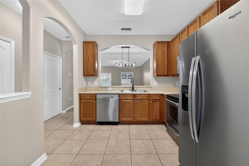 For Sale: $235,000 (3 beds, 2 baths, 1696 Square Feet)