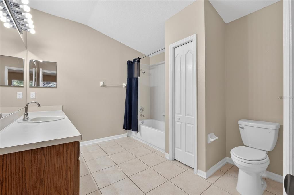 For Sale: $235,000 (3 beds, 2 baths, 1696 Square Feet)