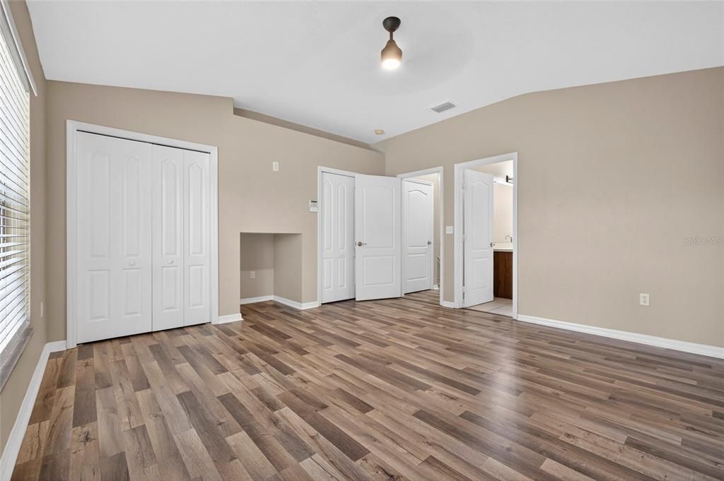 For Sale: $235,000 (3 beds, 2 baths, 1696 Square Feet)