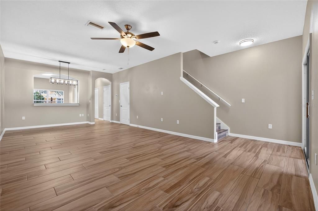 For Sale: $235,000 (3 beds, 2 baths, 1696 Square Feet)