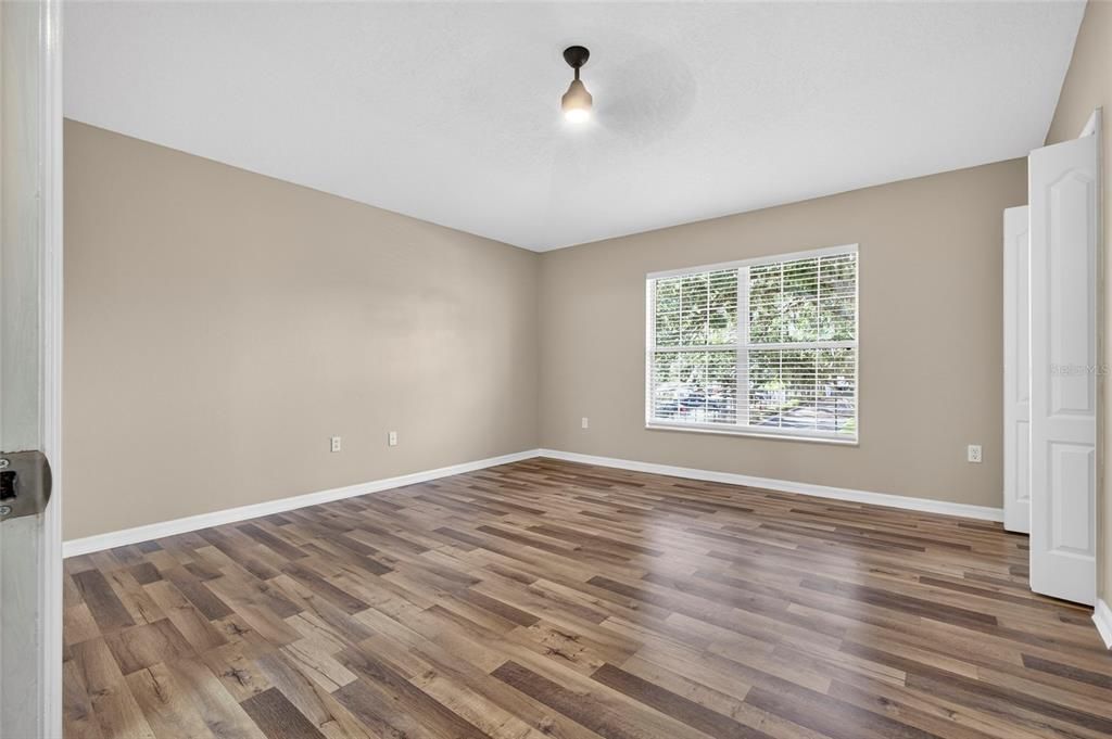 For Sale: $235,000 (3 beds, 2 baths, 1696 Square Feet)