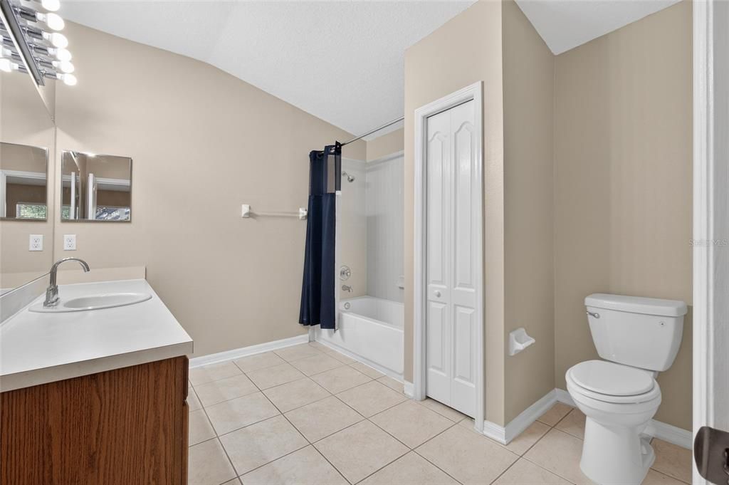 For Sale: $235,000 (3 beds, 2 baths, 1696 Square Feet)