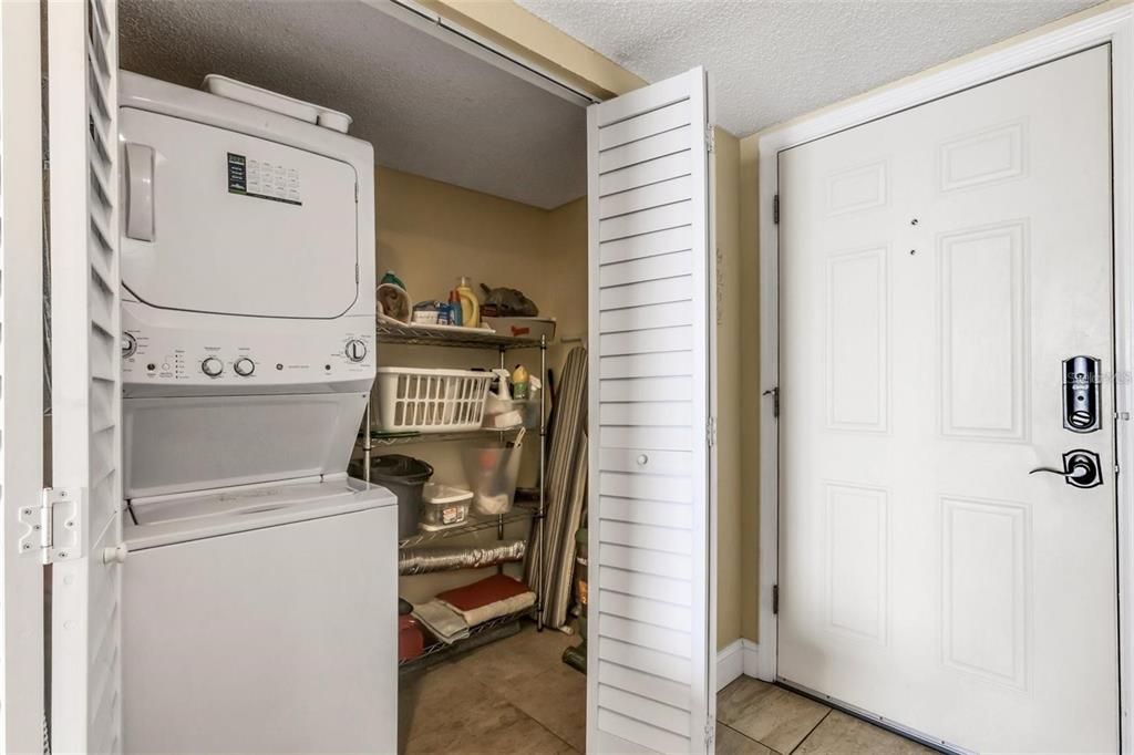 For Sale: $849,999 (2 beds, 2 baths, 1225 Square Feet)