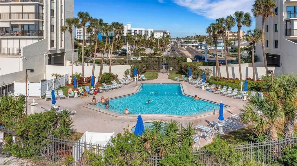 For Sale: $849,999 (2 beds, 2 baths, 1225 Square Feet)