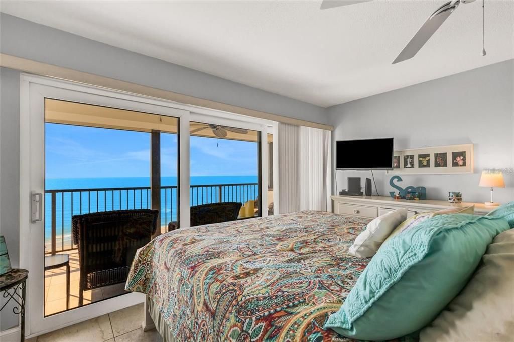 For Sale: $849,999 (2 beds, 2 baths, 1225 Square Feet)