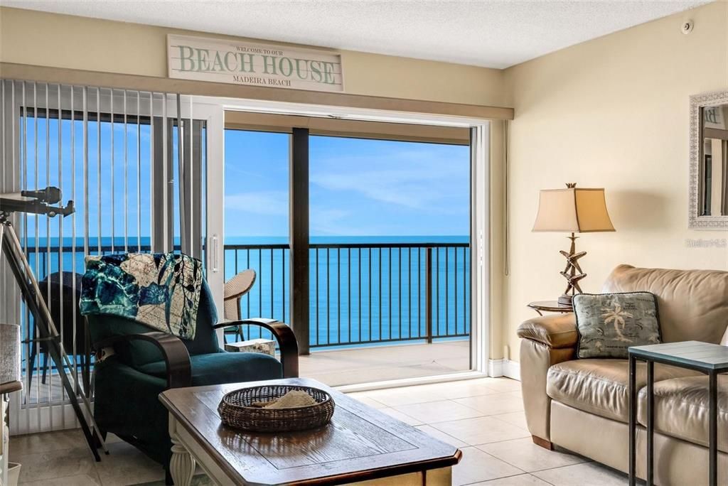 For Sale: $849,999 (2 beds, 2 baths, 1225 Square Feet)