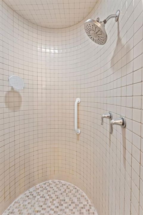 For Sale: $2,000,000 (4 beds, 2 baths, 3062 Square Feet)