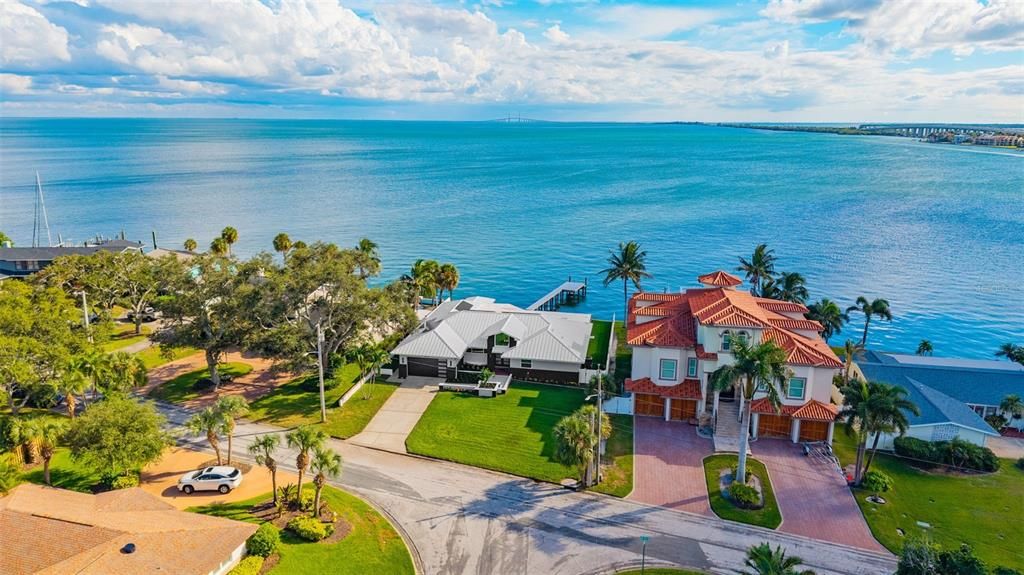 For Sale: $2,000,000 (4 beds, 2 baths, 3062 Square Feet)