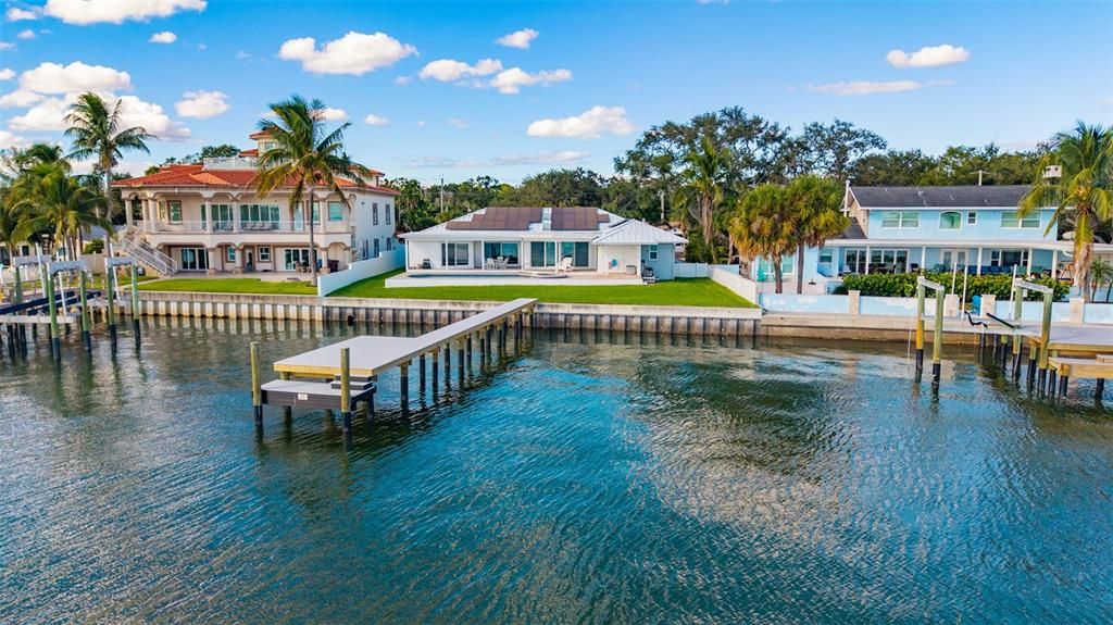 For Sale: $2,000,000 (4 beds, 2 baths, 3062 Square Feet)