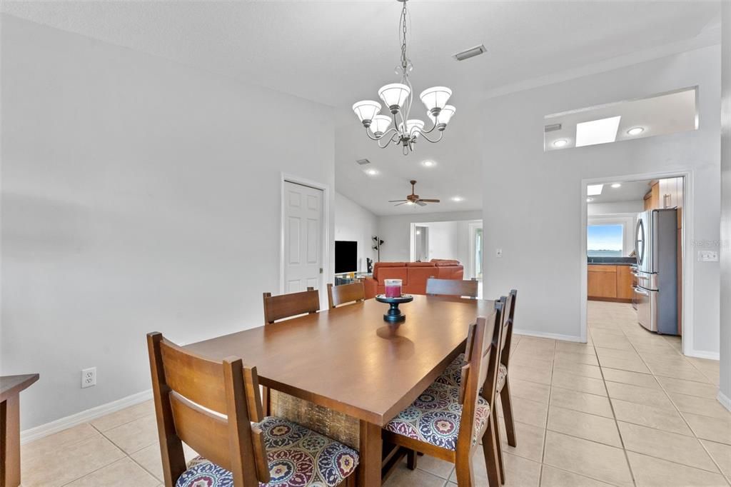 For Sale: $2,000,000 (4 beds, 2 baths, 3062 Square Feet)