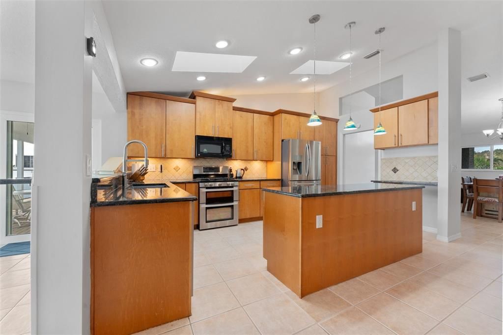 For Sale: $2,000,000 (4 beds, 2 baths, 3062 Square Feet)