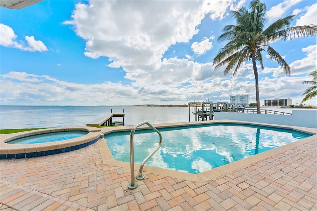 For Sale: $2,000,000 (4 beds, 2 baths, 3062 Square Feet)