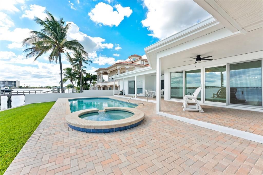 For Sale: $2,000,000 (4 beds, 2 baths, 3062 Square Feet)