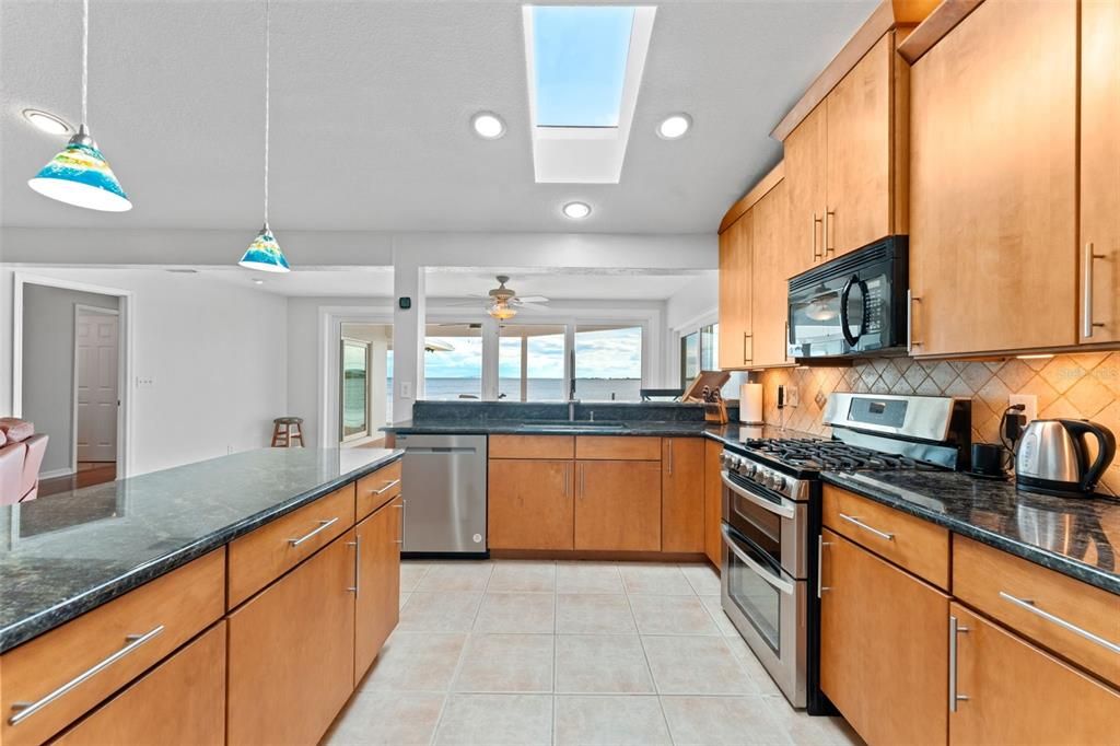 For Sale: $2,000,000 (4 beds, 2 baths, 3062 Square Feet)