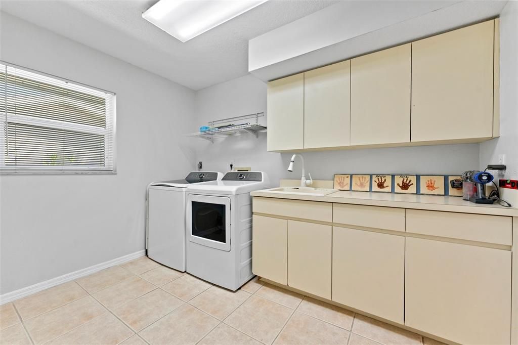 For Sale: $2,000,000 (4 beds, 2 baths, 3062 Square Feet)