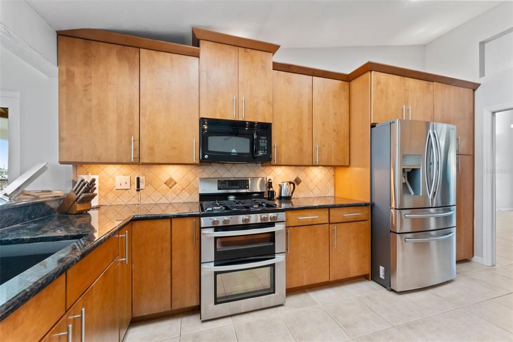 For Sale: $2,000,000 (4 beds, 2 baths, 3062 Square Feet)