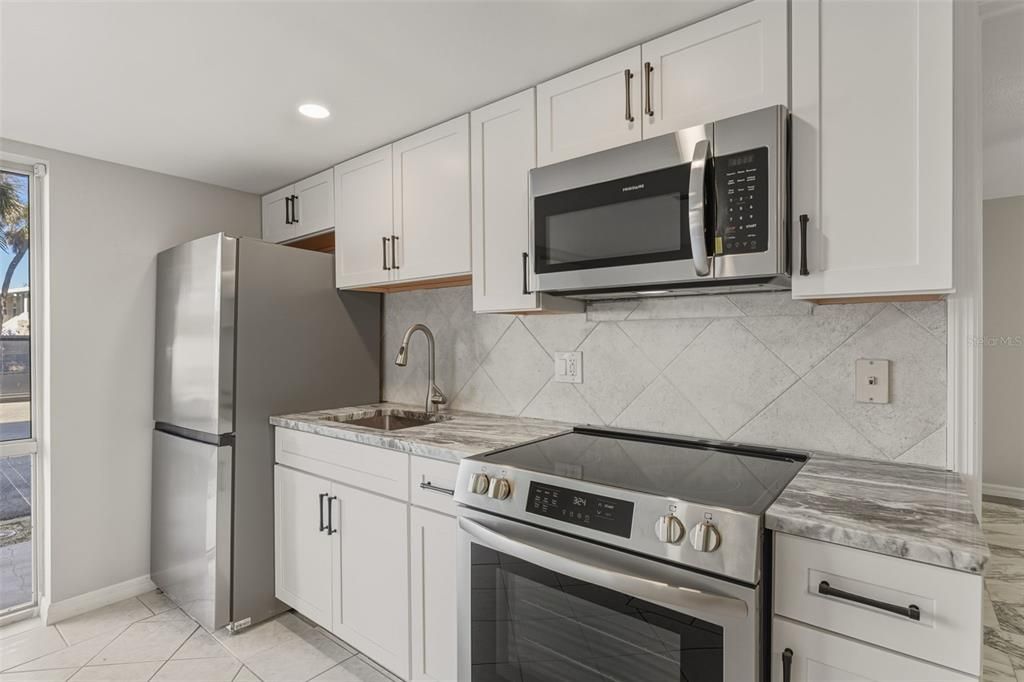 На продажу: $324,900 (1 спален, 1 ванн, 657 Квадратных фут)