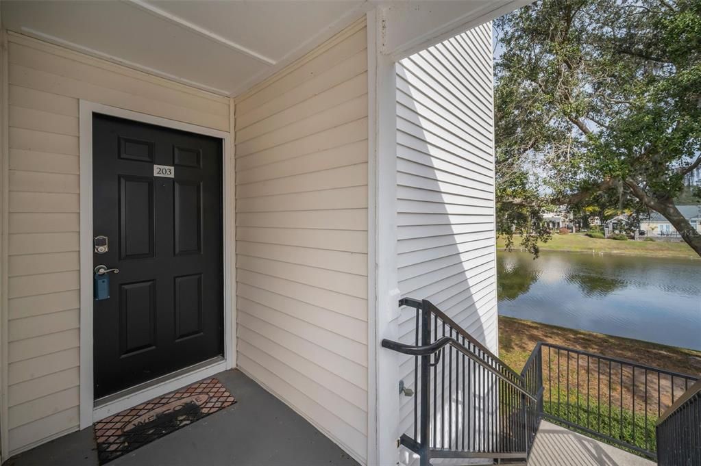 For Sale: $204,900 (2 beds, 2 baths, 1121 Square Feet)