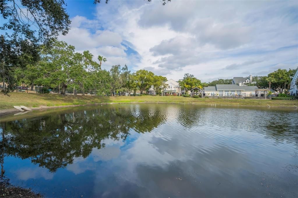 For Sale: $204,900 (2 beds, 2 baths, 1121 Square Feet)