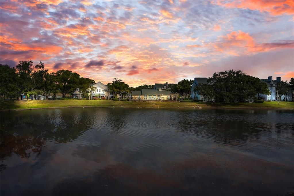 For Sale: $204,900 (2 beds, 2 baths, 1121 Square Feet)