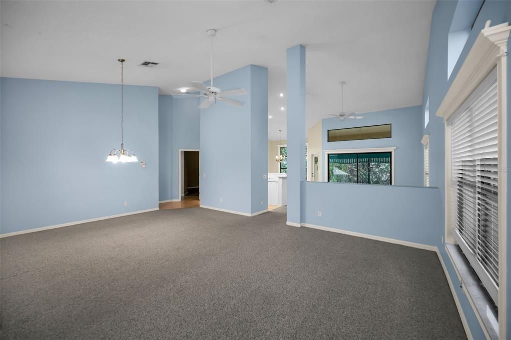 For Sale: $285,000 (2 beds, 2 baths, 1633 Square Feet)