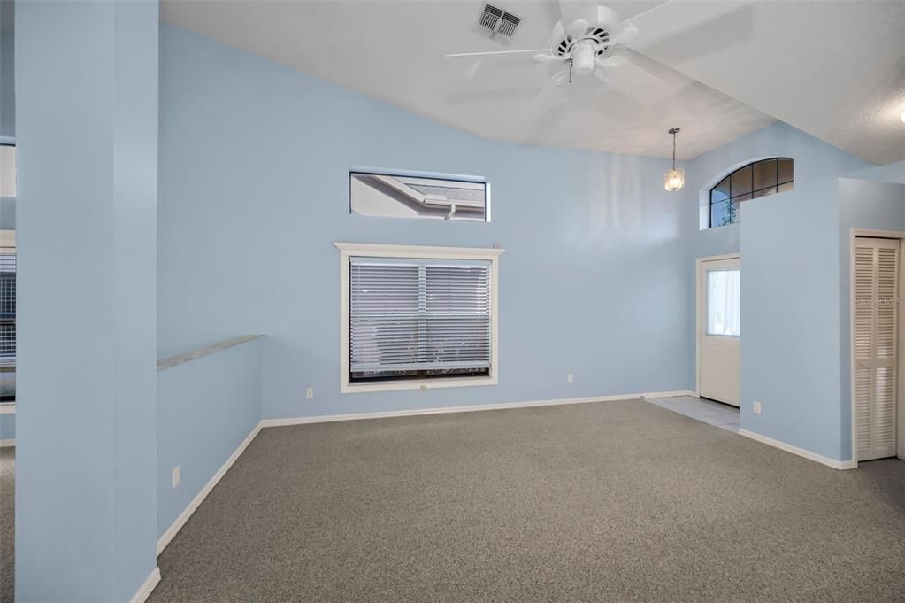 For Sale: $285,000 (2 beds, 2 baths, 1633 Square Feet)