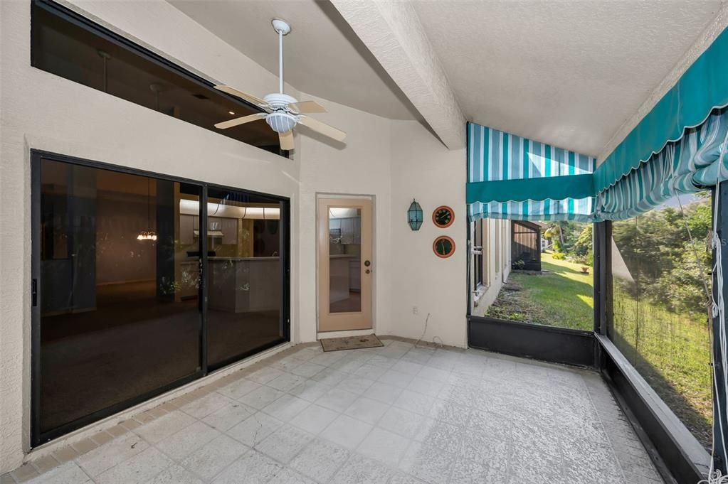 For Sale: $285,000 (2 beds, 2 baths, 1633 Square Feet)