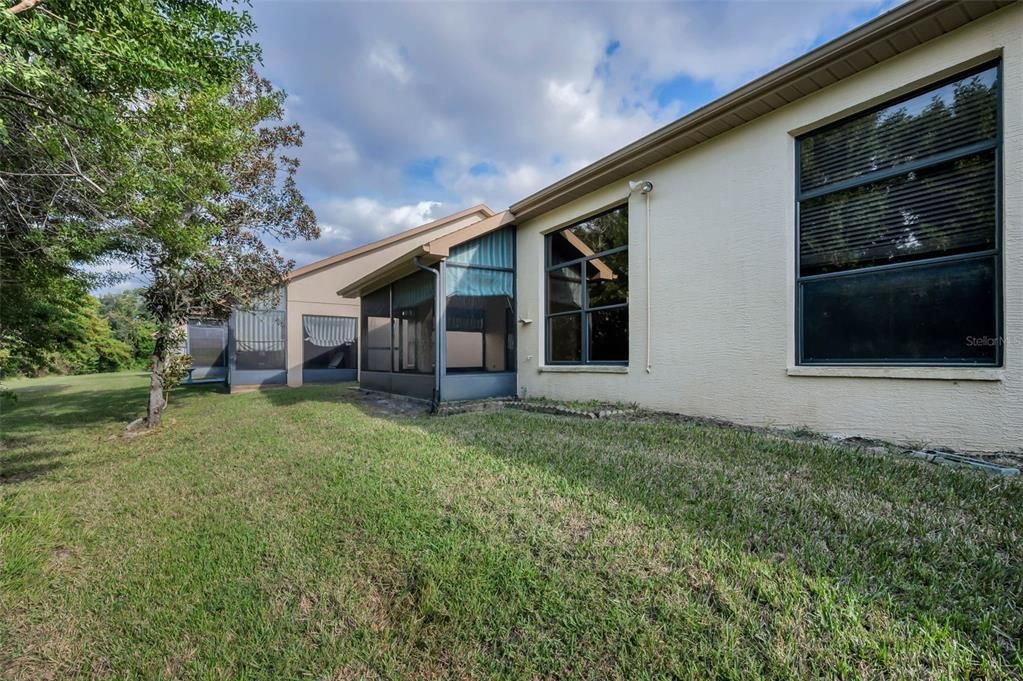 For Sale: $285,000 (2 beds, 2 baths, 1633 Square Feet)