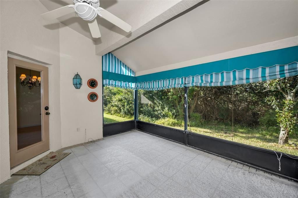 For Sale: $285,000 (2 beds, 2 baths, 1633 Square Feet)