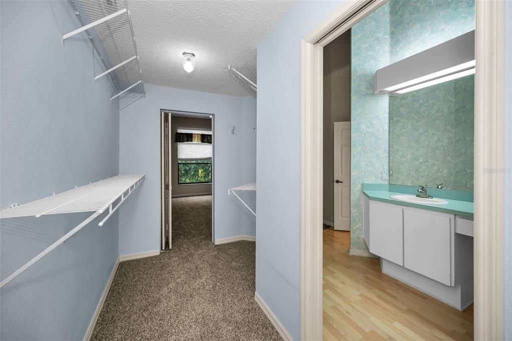 For Sale: $285,000 (2 beds, 2 baths, 1633 Square Feet)