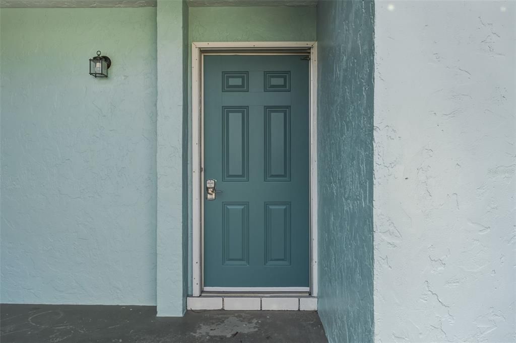 For Sale: $449,900 (2 beds, 2 baths, 912 Square Feet)