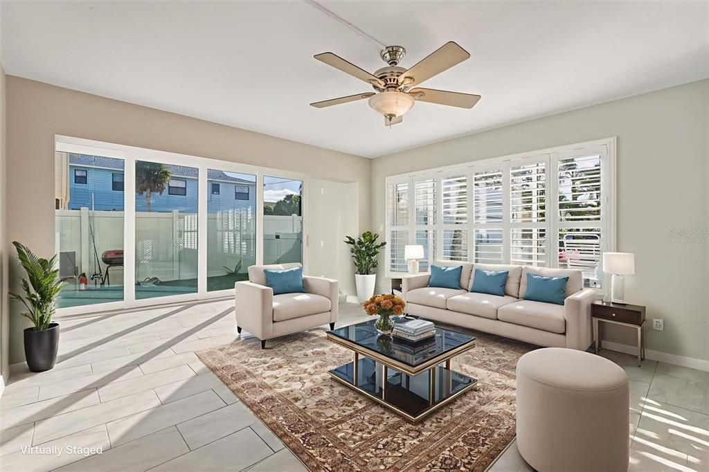 For Sale: $449,900 (2 beds, 2 baths, 912 Square Feet)