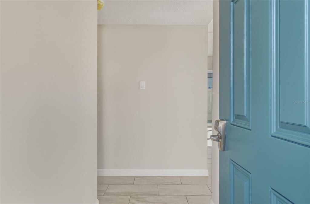 For Sale: $449,900 (2 beds, 2 baths, 912 Square Feet)