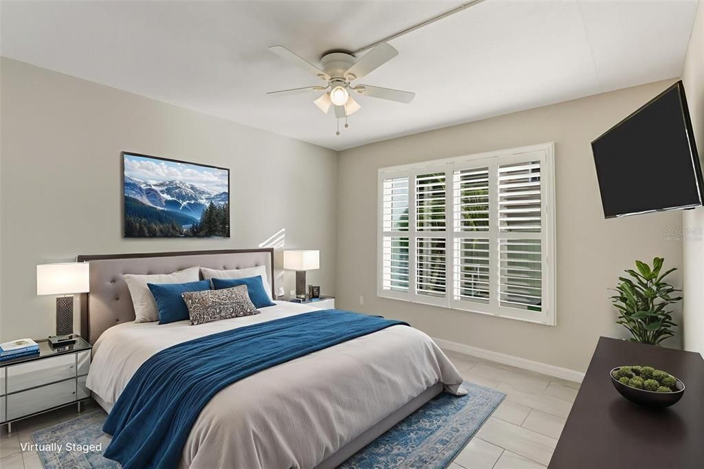 For Sale: $449,900 (2 beds, 2 baths, 912 Square Feet)