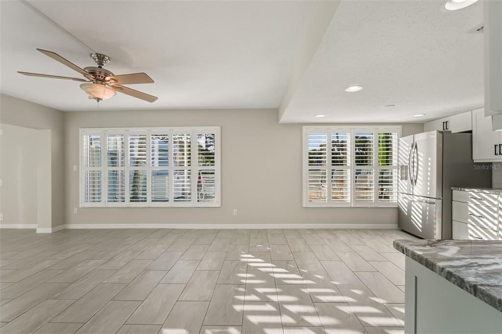 For Sale: $449,900 (2 beds, 2 baths, 912 Square Feet)