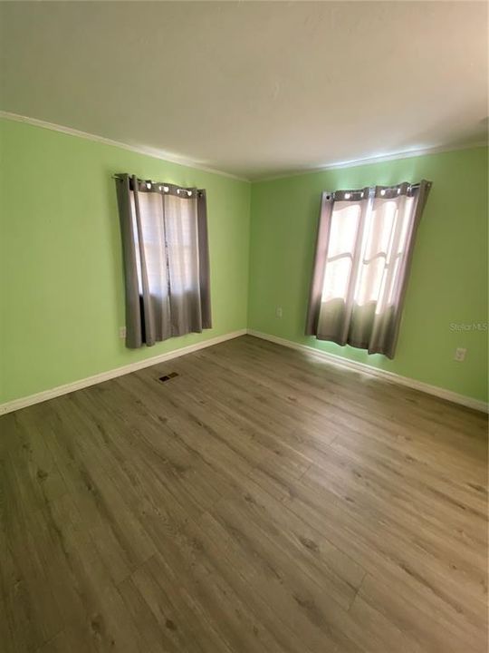 На продажу: $143,900 (3 спален, 1 ванн, 1212 Квадратных фут)