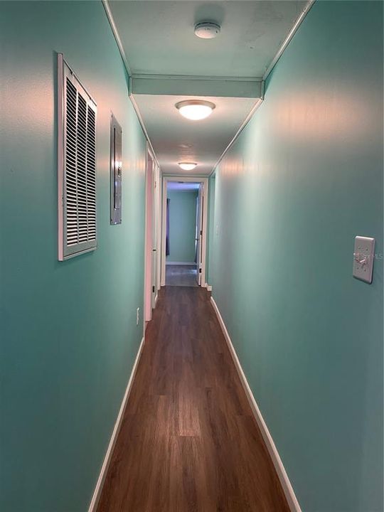 На продажу: $143,900 (3 спален, 1 ванн, 1212 Квадратных фут)